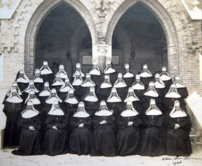 1908: Sisters as students at Our Lady of the Lake.